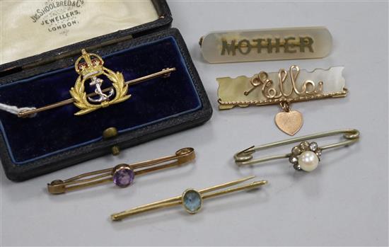 One 15ct gold bar brooch, two 9ct gold bar brooches and three other brooches.